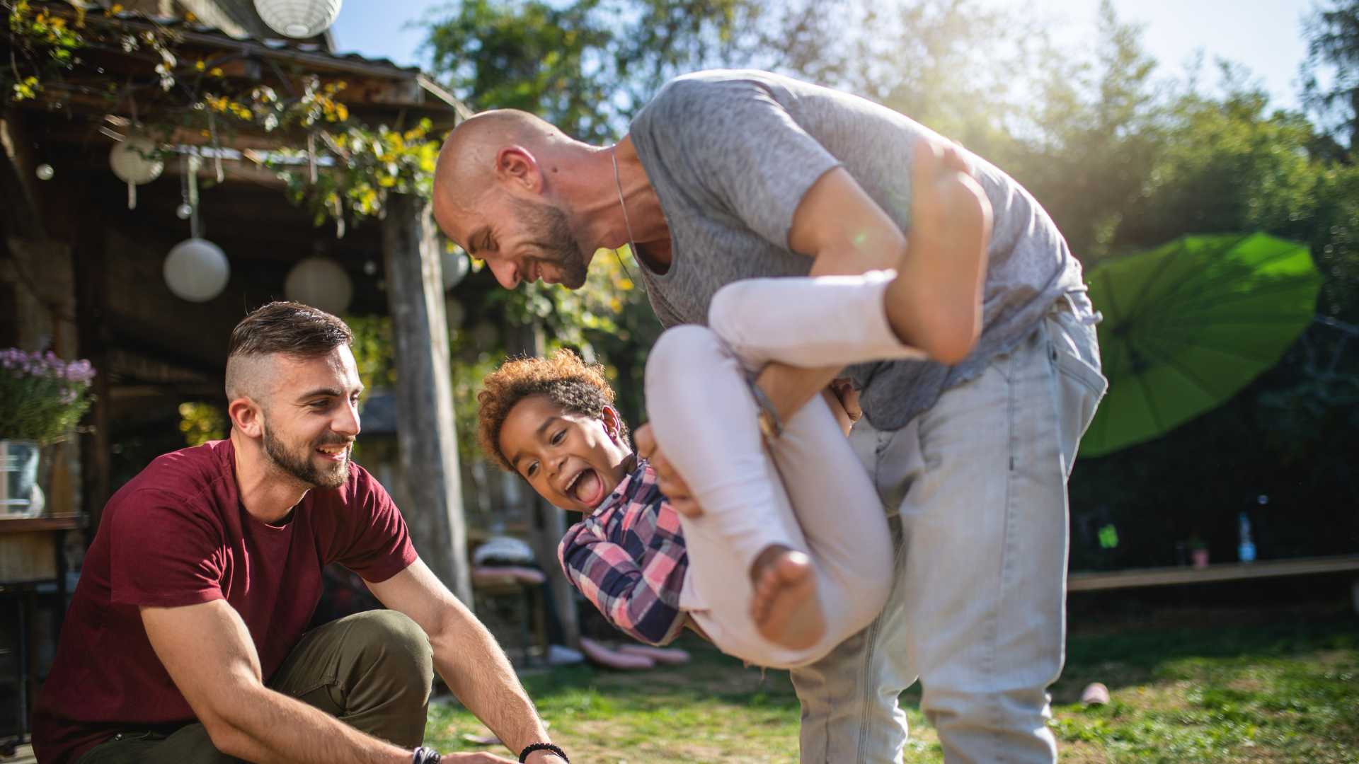 Couple d'homme avec un enfant