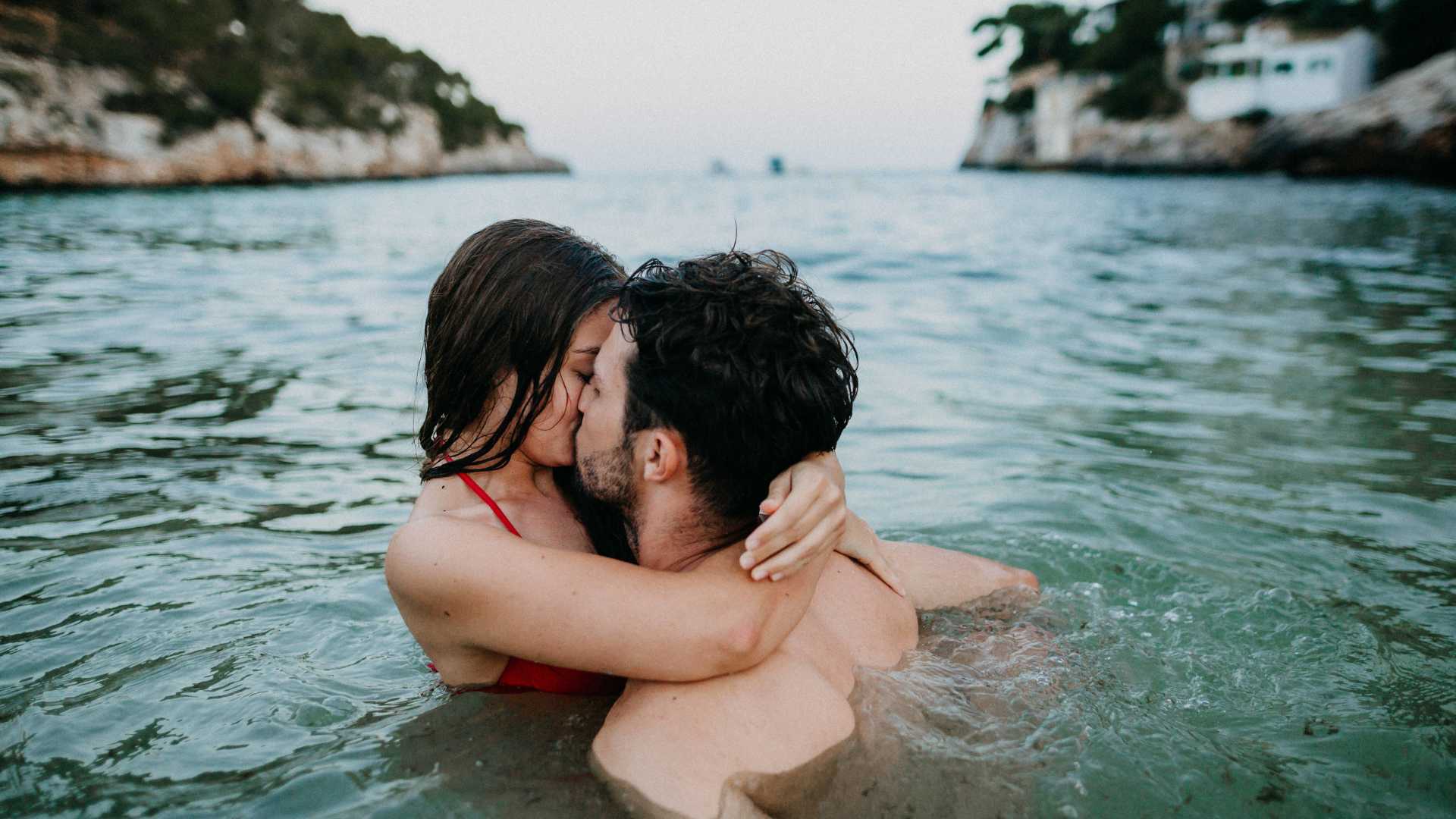 Couple dans l'eau