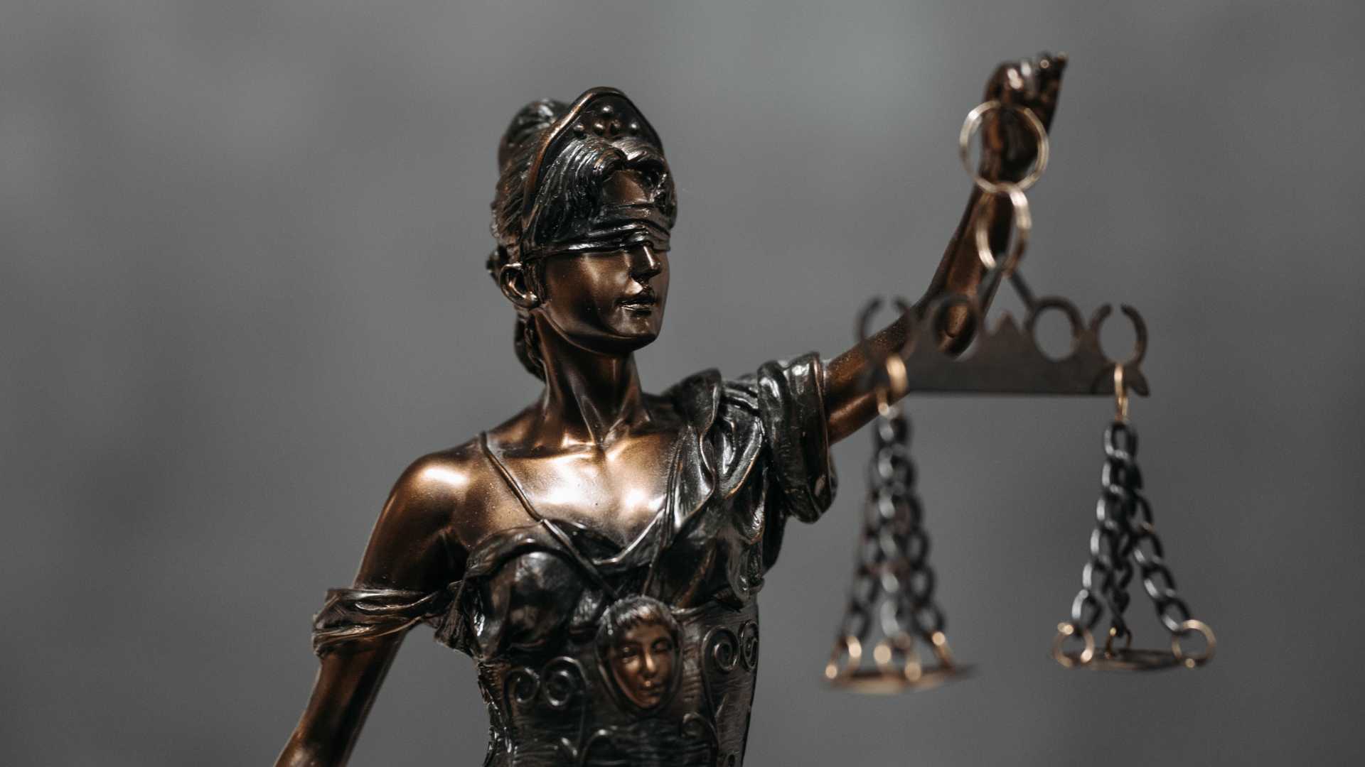 Statue de droit